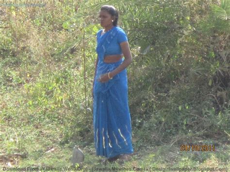 indian aunty peeing outdoor